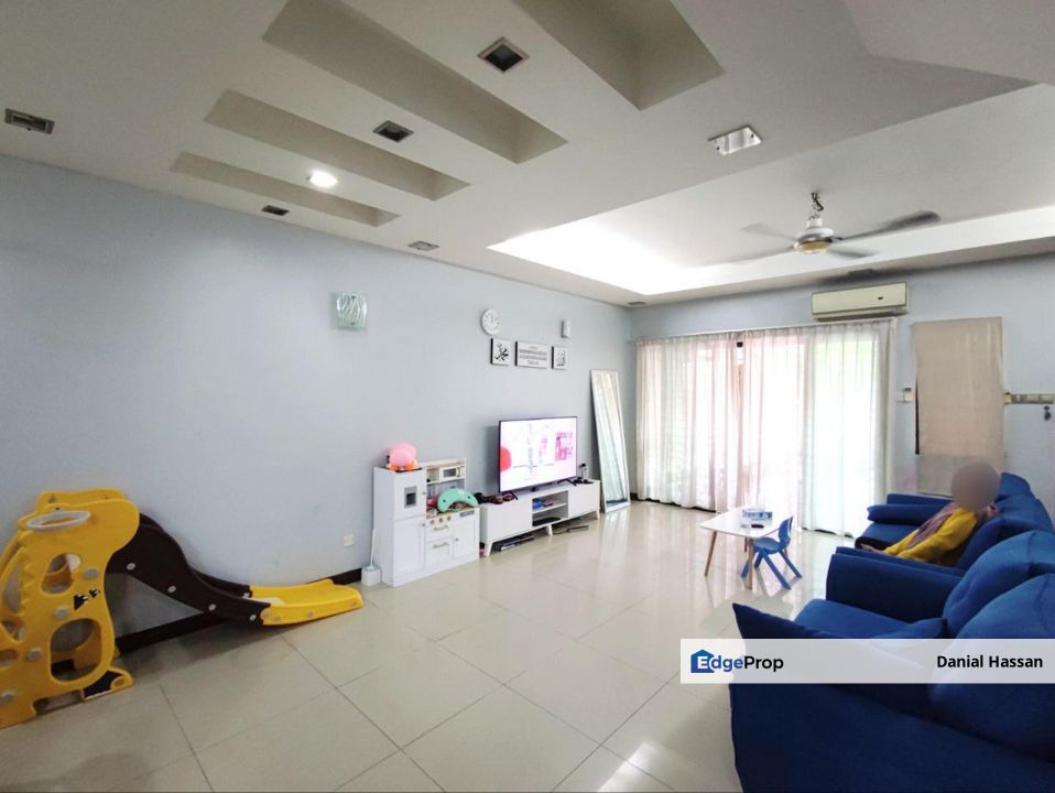 Gated & Guarded 2 Storey Terrace House Taman Kristal Dengkil Sepang, Selangor, Dengkil