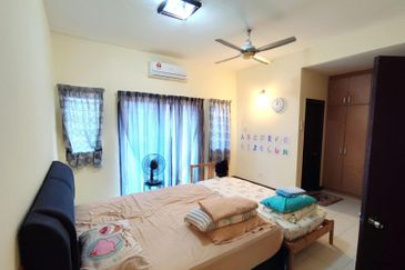 Taman Kristal, Dengkil