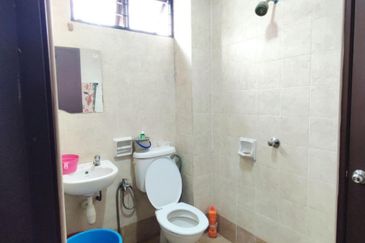 Taman Kristal, Dengkil