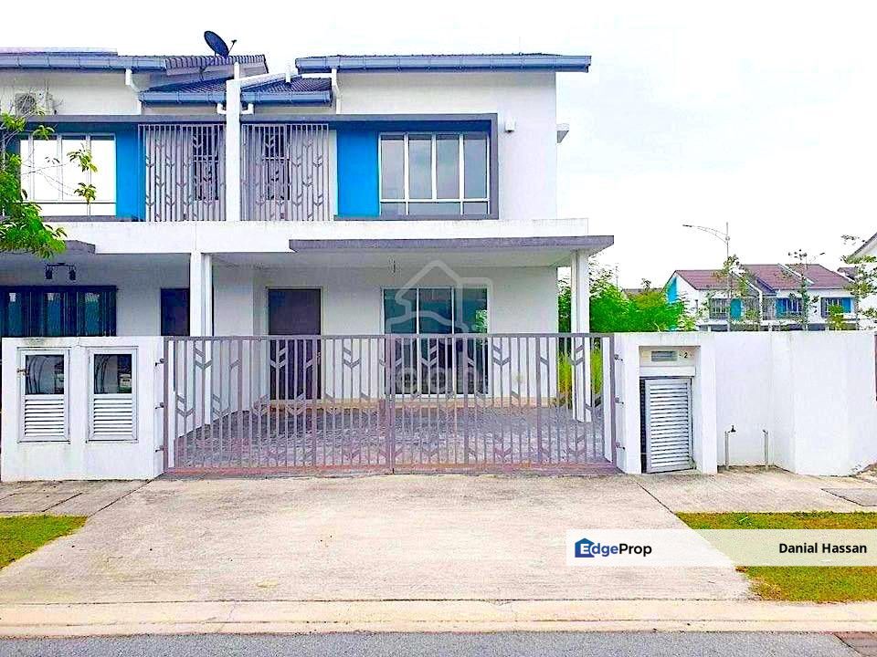 Renovated Partly Furnished End Lot 2 Storey House Serenia Amani Serenia City Sepang Dengkil, Selangor, Dengkil