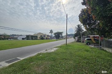 Kampung Sungai Sekamat