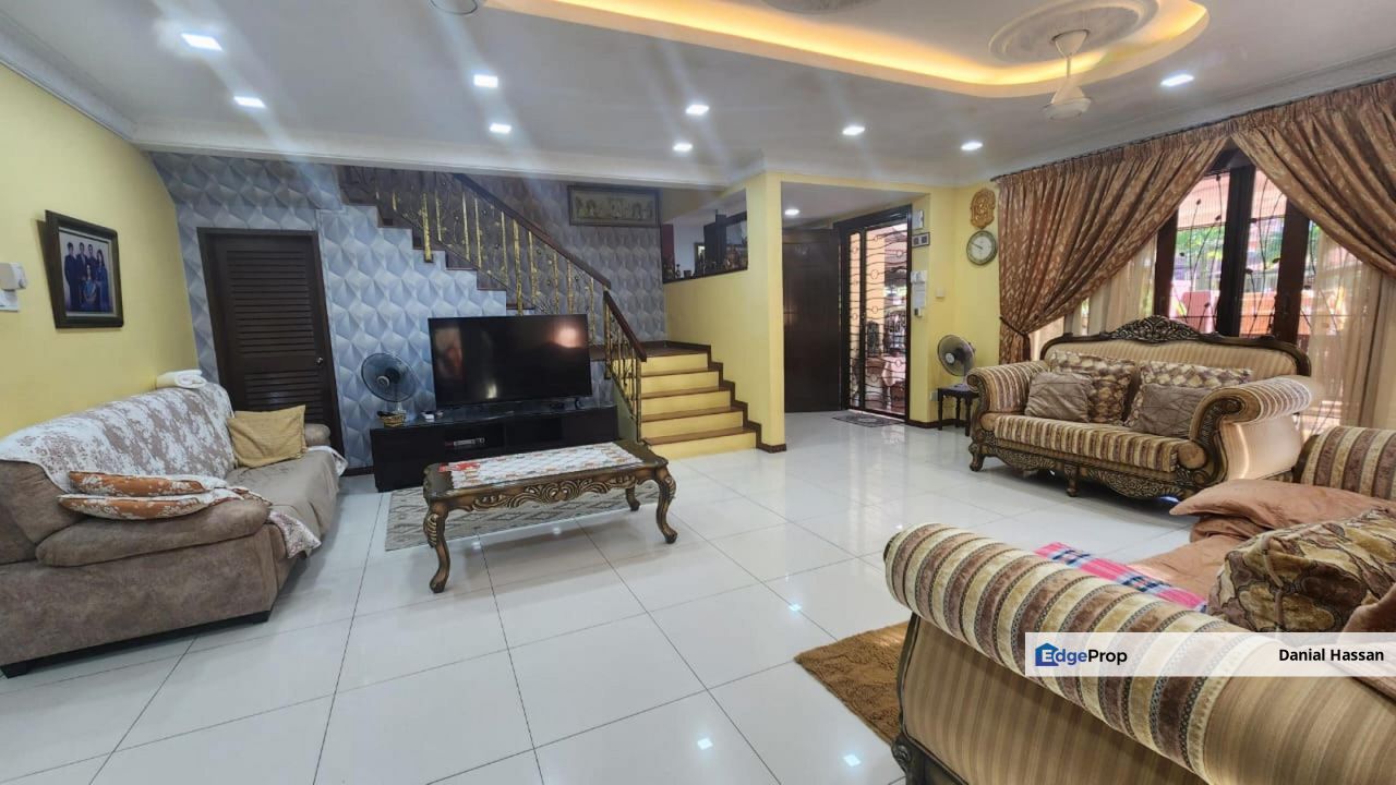 Facing Open End Lot Renovated 2 Storey Terrace House Cahaya SPK Seksyen U9 Shah Alam, Selangor, Shah Alam