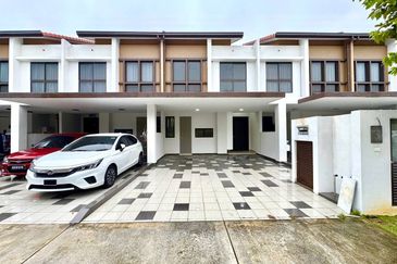 Setia Warisan Tropika (Belladonna)