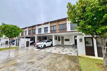 Setia Warisan Tropika (Belladonna)