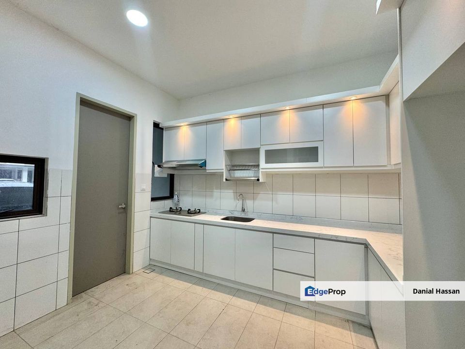 Nearby KLIA Renovated Partially Furnished Unit 2 Storey Terrace House Setia Warisan Tropika Kota Warisan Sepang, Selangor, Sepang