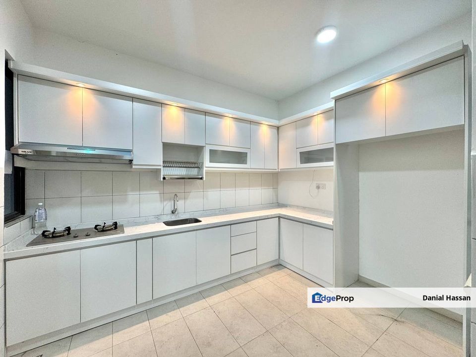 Nearby KLIA Renovated Partially Furnished Unit 2 Storey Terrace House Setia Warisan Tropika Kota Warisan Sepang, Selangor, Sepang