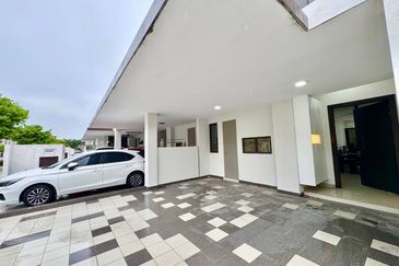 Setia Warisan Tropika (Belladonna)