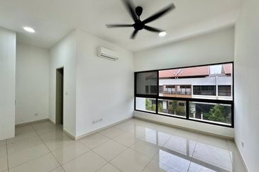 Setia Warisan Tropika (Belladonna)