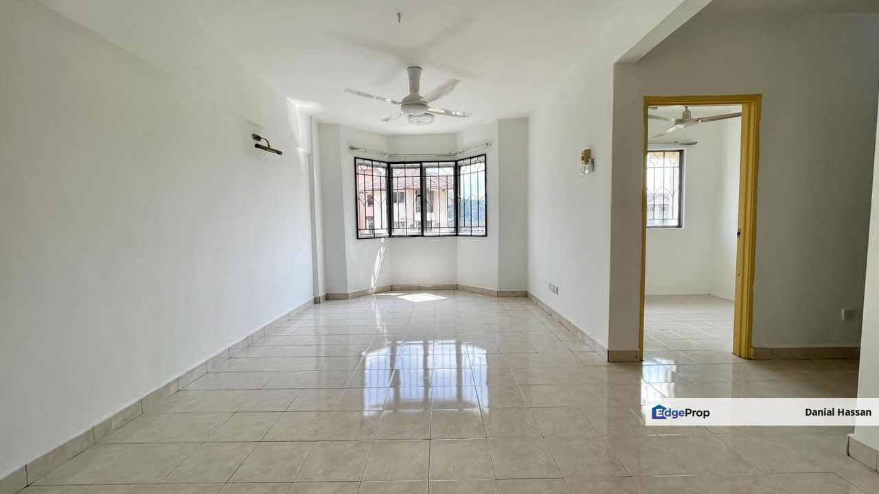 Newly Repainted Apartment with Lift Pangsapuri Carlina Seksyen 5 Kota Damansara Petaling Jaya PJ, Selangor, Kota Damansara