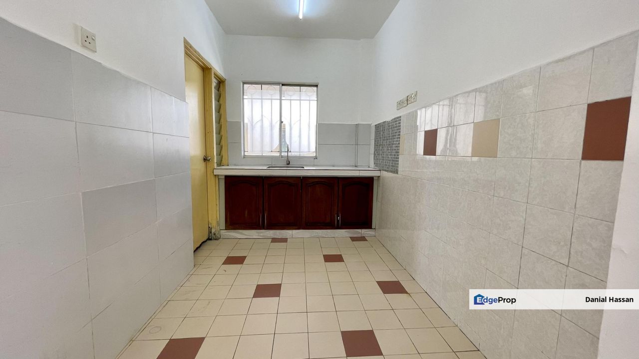 Newly Repainted Apartment with Lift Pangsapuri Carlina Seksyen 5 Kota Damansara Petaling Jaya PJ, Selangor, Kota Damansara