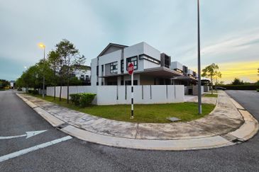 Dalia Residences @ Tropicana Aman