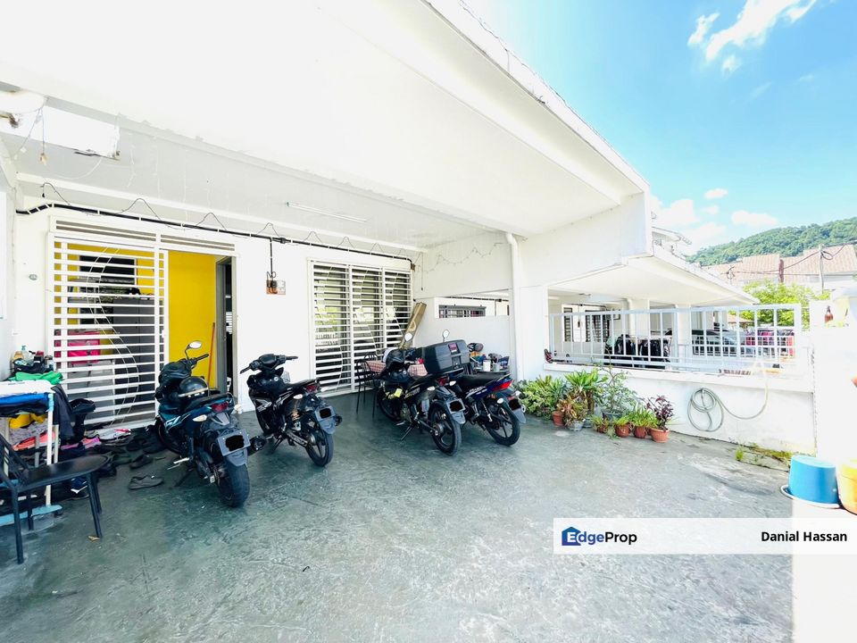 Near KLIA ERL 2 Storey Terrace House 96 Residences Greenwoods Salak Perdana Sepang, Selangor, Sepang