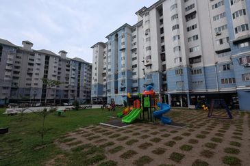 Tasik Heights Apartment