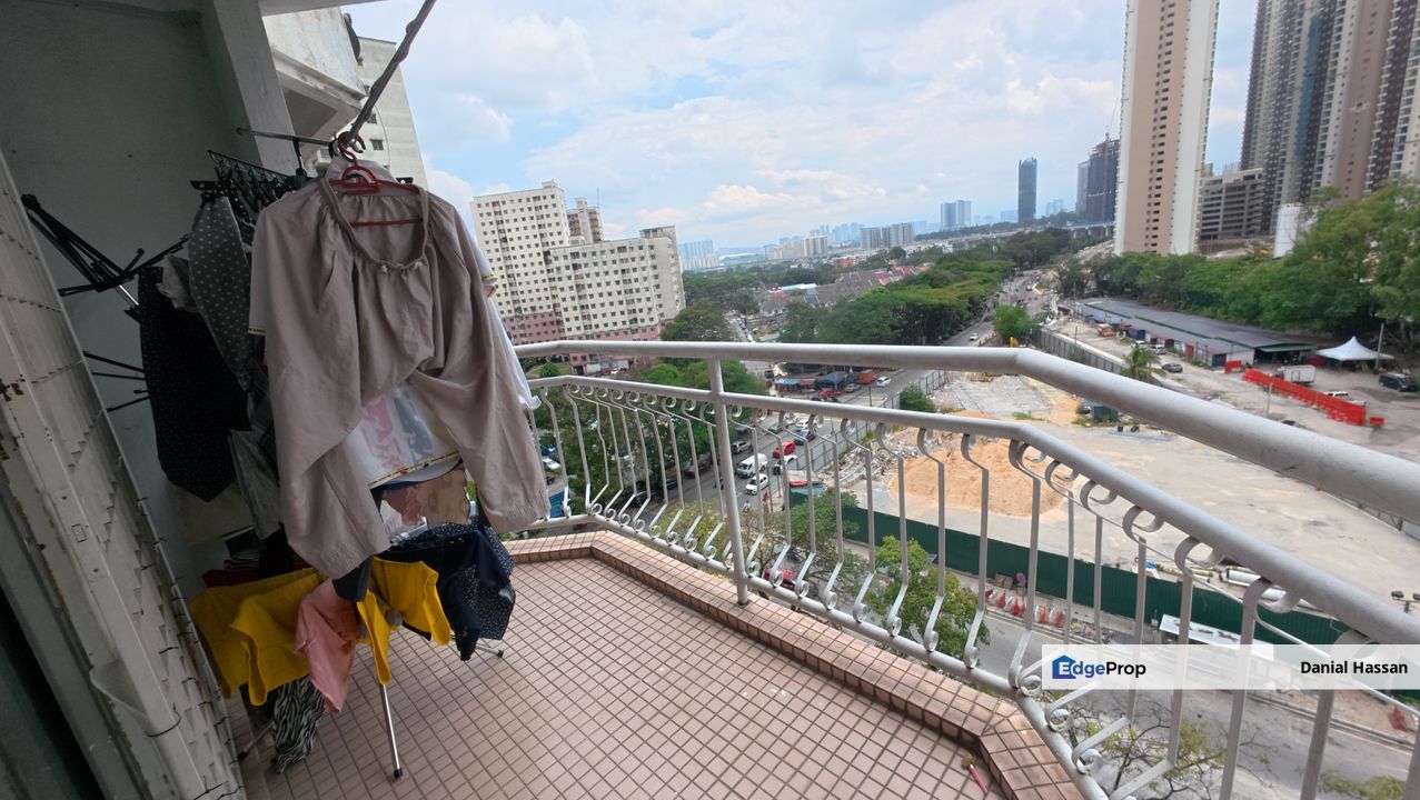 Fully Furnished Renovated Unit with Balcony at Tasik Heights Apartment Bandar Tasik Selatan Cheras Kuala Lumpur, Kuala Lumpur, Bandar Tasik Selatan