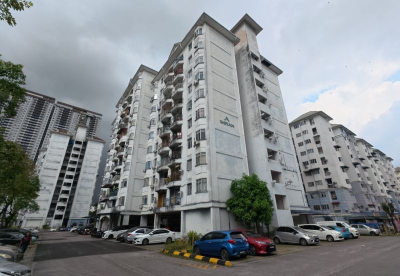 Tasik Heights Apartment