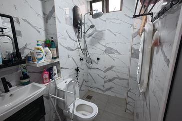 Tasik Heights Apartment