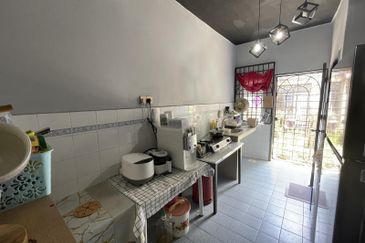 Taman Seroja, Bandar Baru Salak Tinggi