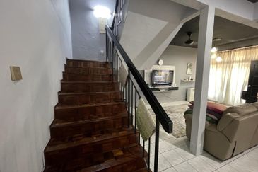 Taman Seroja, Bandar Baru Salak Tinggi