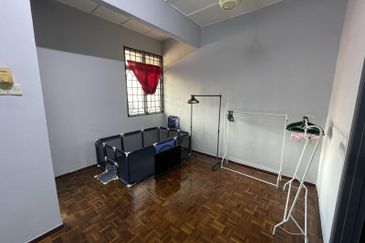 Taman Seroja, Bandar Baru Salak Tinggi