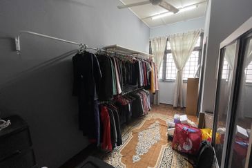 Taman Seroja, Bandar Baru Salak Tinggi