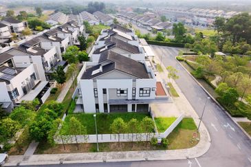 Dalia Residences @ Tropicana Aman