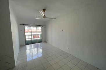 Vista Pinggiran, Taman Pinggiran Putra