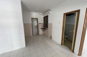 Vista Pinggiran, Taman Pinggiran Putra