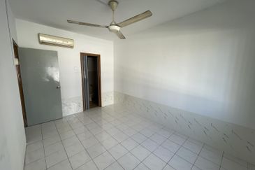 Vista Pinggiran, Taman Pinggiran Putra