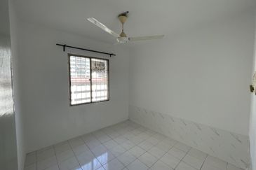 Vista Pinggiran, Taman Pinggiran Putra