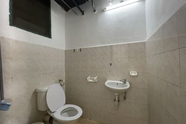 Vista Pinggiran, Taman Pinggiran Putra