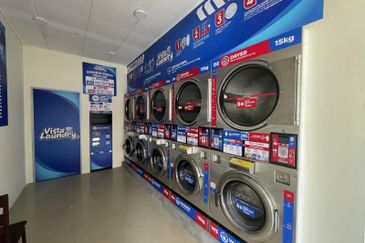 Vista Pinggiran, Taman Pinggiran Putra