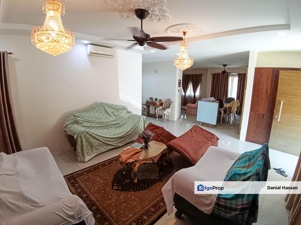 Huge Land Gated and Guarded Community 2 Storey Bungalow House Banyan Close Bandar Bukit Mahkota Bangi Kajang, Selangor, Bangi