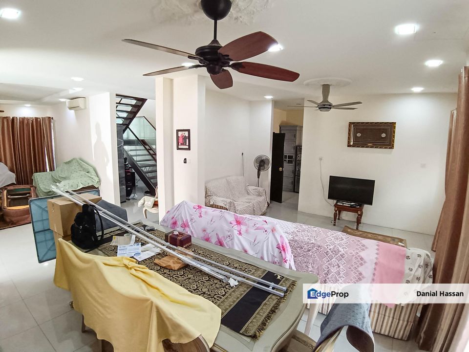 Huge Land Gated and Guarded Community 2 Storey Bungalow House Banyan Close Bandar Bukit Mahkota Bangi Kajang, Selangor, Bangi