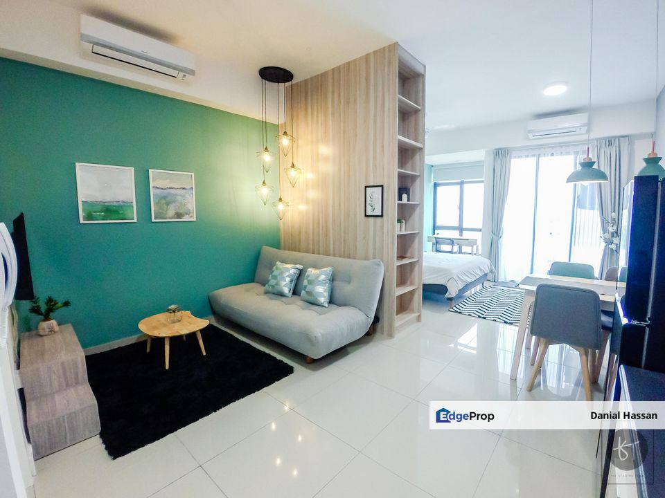 Near LRT3 Great for Investment Fully Furnished Studio Unit Utropolis Suites Glenmarie Shah Alam, Selangor, Shah Alam