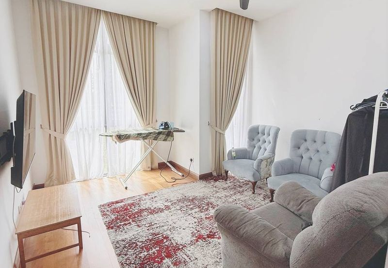 Augusta Residence, Presint 12