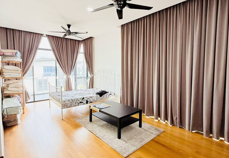 Augusta Residence, Presint 12