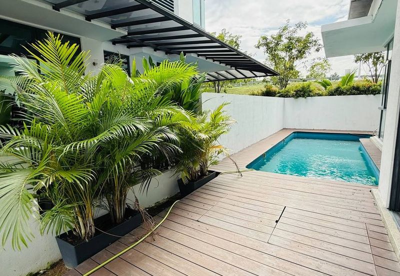 Augusta Residence, Presint 12