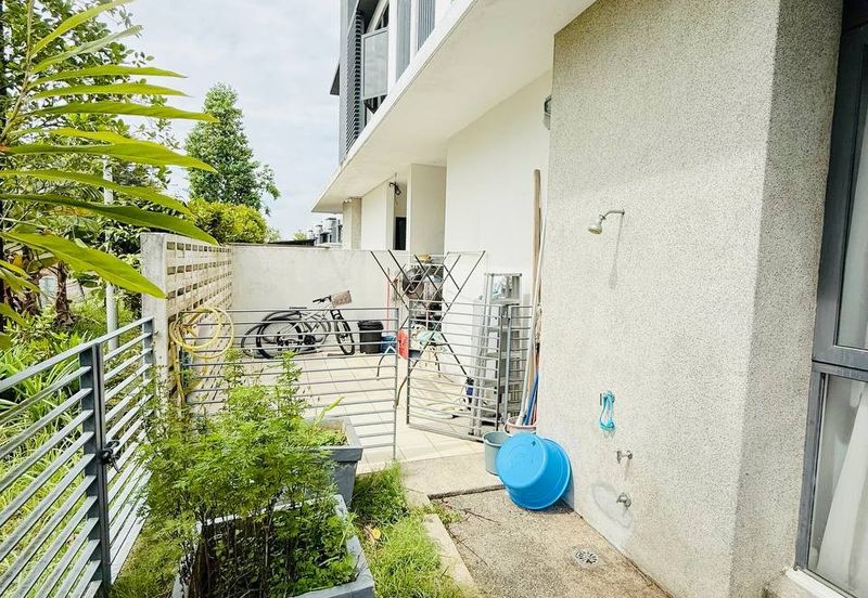 Augusta Residence, Presint 12