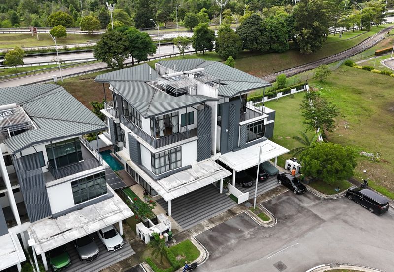 Augusta Residence, Presint 12