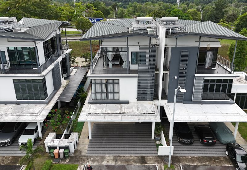 Augusta Residence, Presint 12