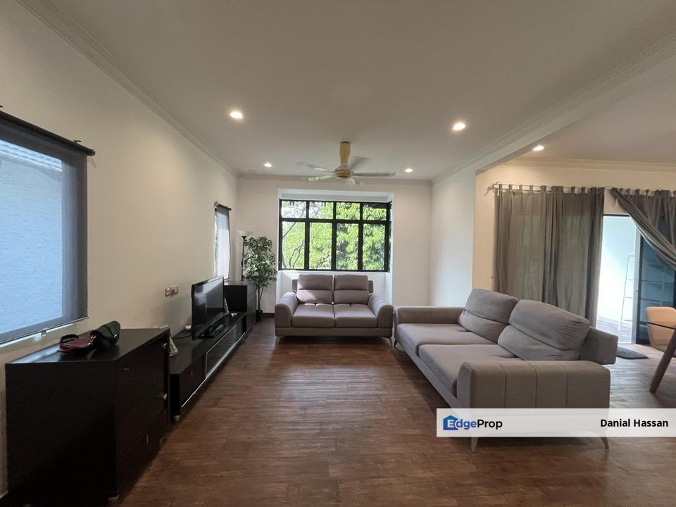 Corner Unit Partially Furnished Spacious with Huge Balcony D'Melor Condominium Cyberjaya, Selangor, Cyberjaya