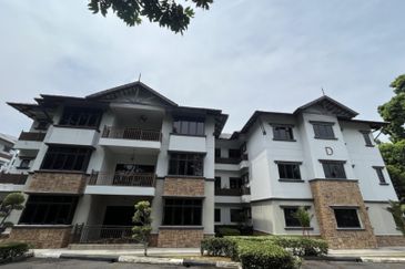 D'Melor Condominium