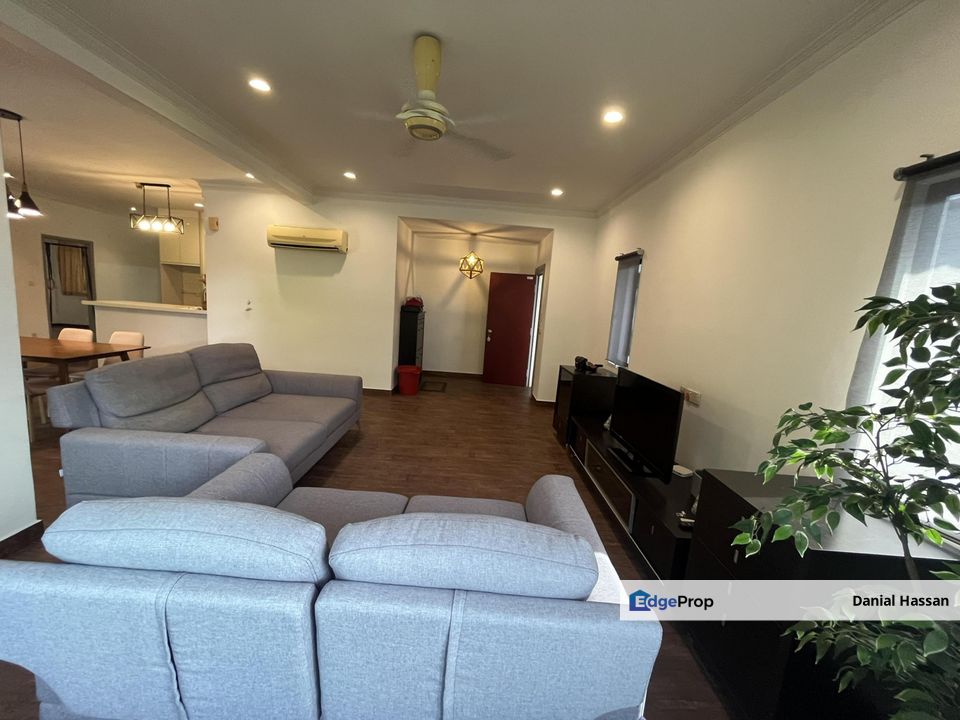 Corner Unit Partially Furnished Spacious with Huge Balcony D'Melor Condominium Cyberjaya, Selangor, Cyberjaya