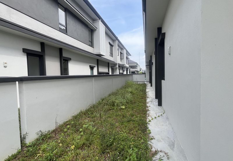 Freesia Residences @ Tropicana Aman