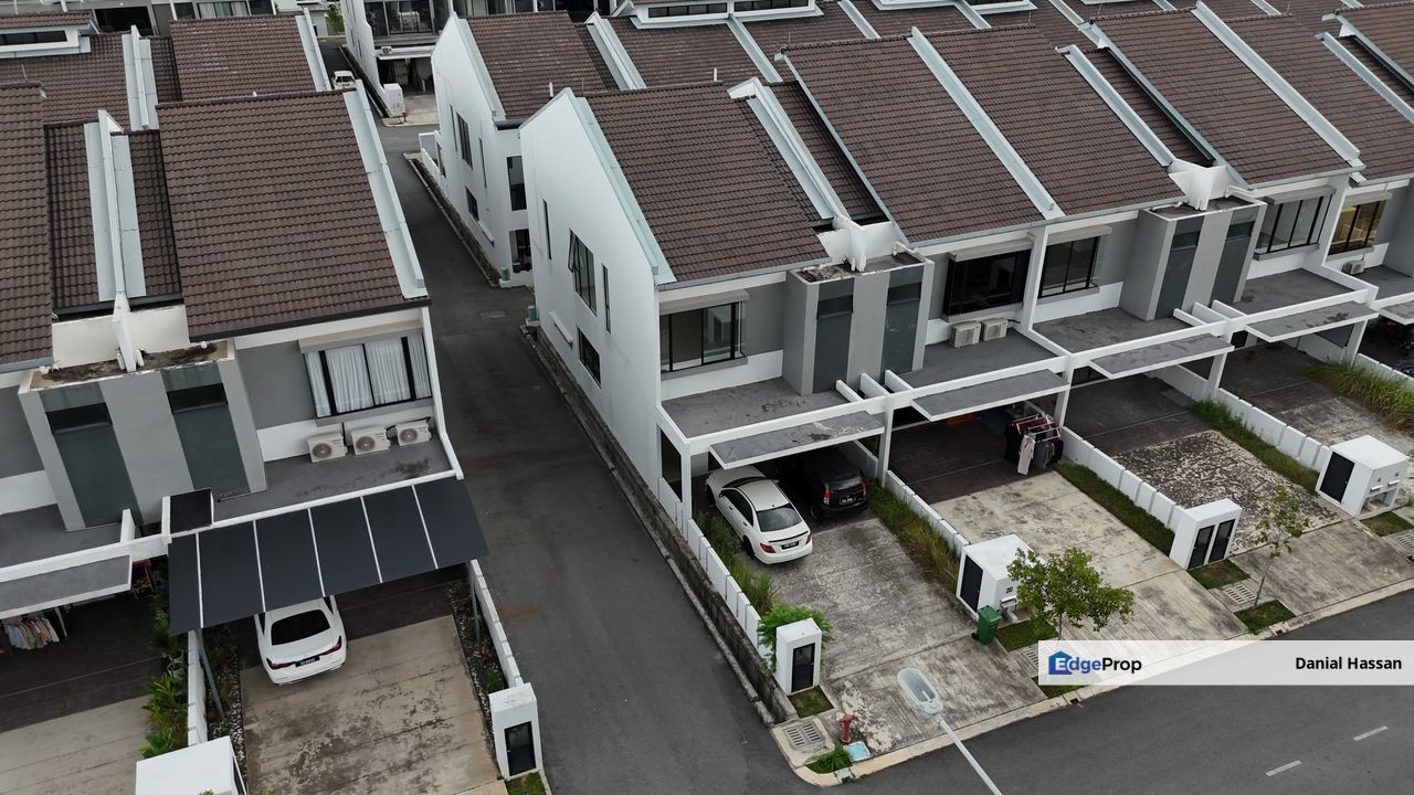 Freehold End Lot 2 Storey Terrace House with Clubhouse Facilities Brevia Residensi Lambaian Dua Kajang Bangi, Selangor, Bangi