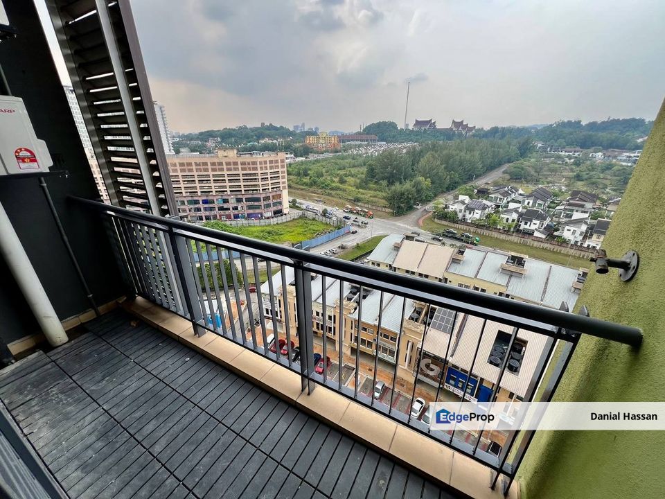 Partially Furnished Beautifully Renovated Serviced Apartment Residensi Alami Seksyen 13 Shah Alam, Selangor, Shah Alam