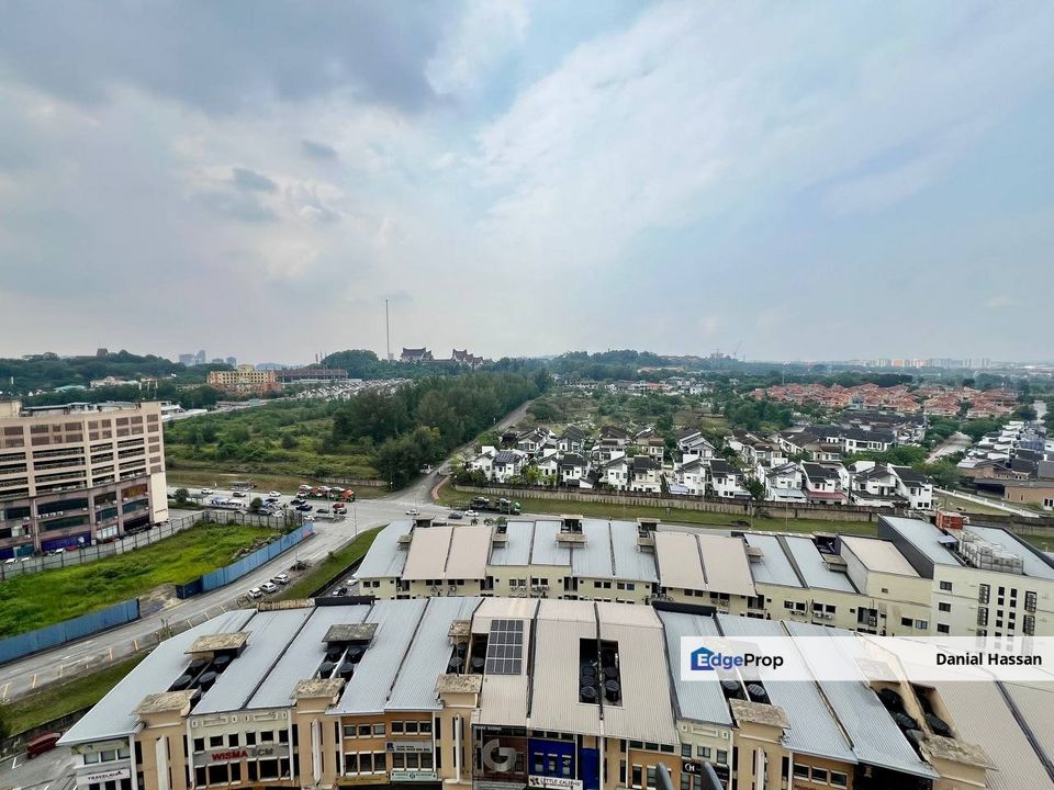 Partially Furnished Beautifully Renovated Serviced Apartment Residensi Alami Seksyen 13 Shah Alam, Selangor, Shah Alam