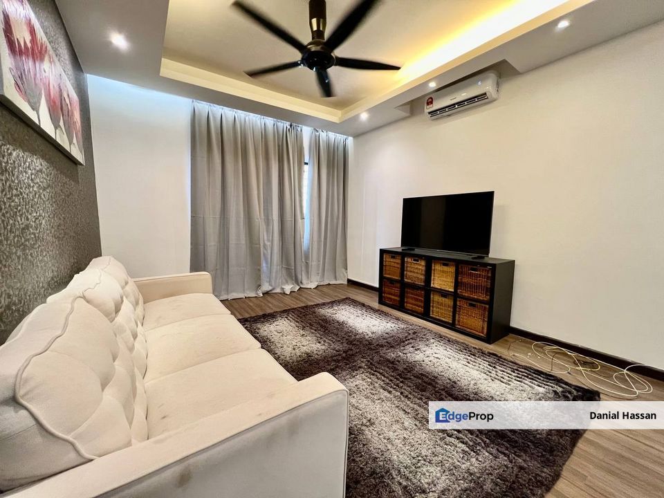 Partially Furnished Beautifully Renovated Serviced Apartment Residensi Alami Seksyen 13 Shah Alam, Selangor, Shah Alam