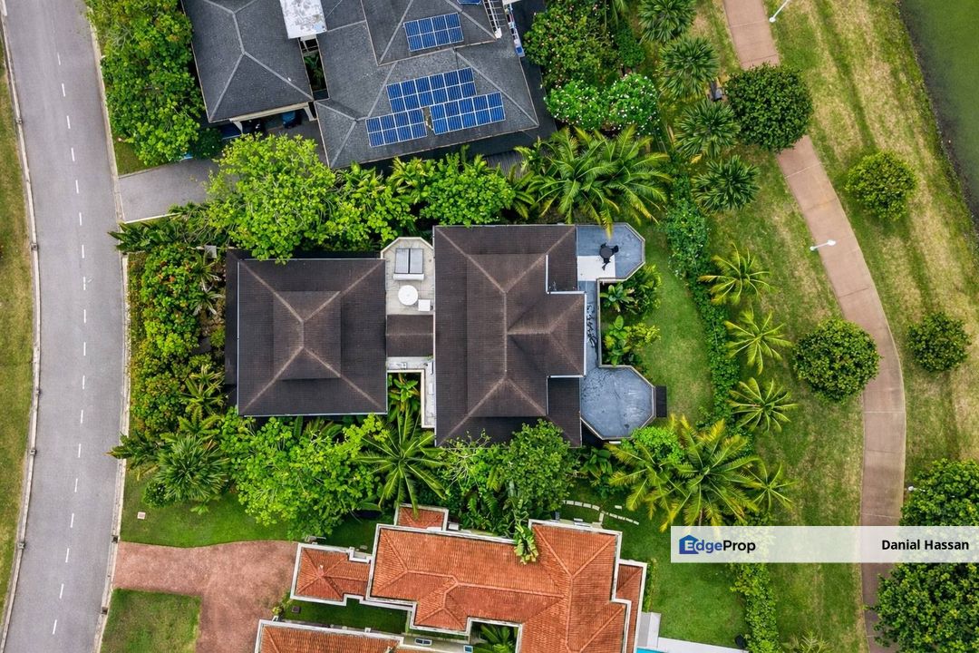 Beautiful Architecture Grand Javanese 2 Storey Bungalow House Perdana Lakeview East Cyberjaya, Selangor, Cyberjaya