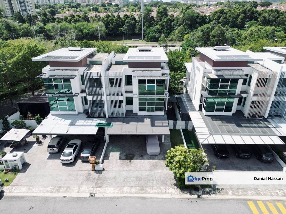 Facing Open Renovated 3 Storey Semi-D House Jacaranda Garden Residence Cyberjaya, Selangor, Cyberjaya